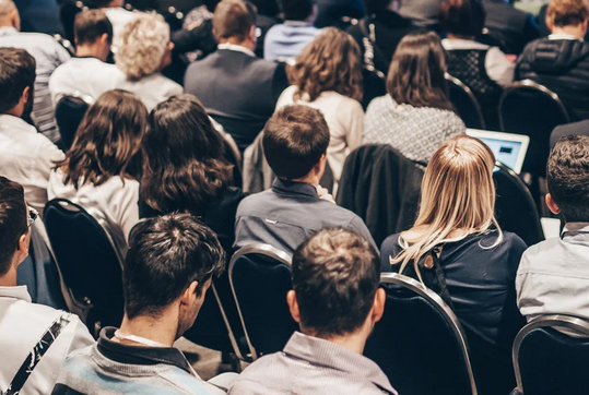 Zarządzanie zmianą w organizacji – od strategii do wdrożenia